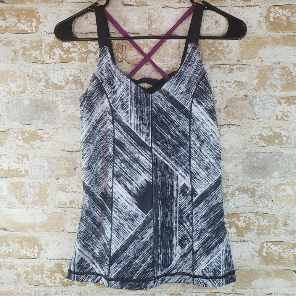 Lululemon street tank size 4